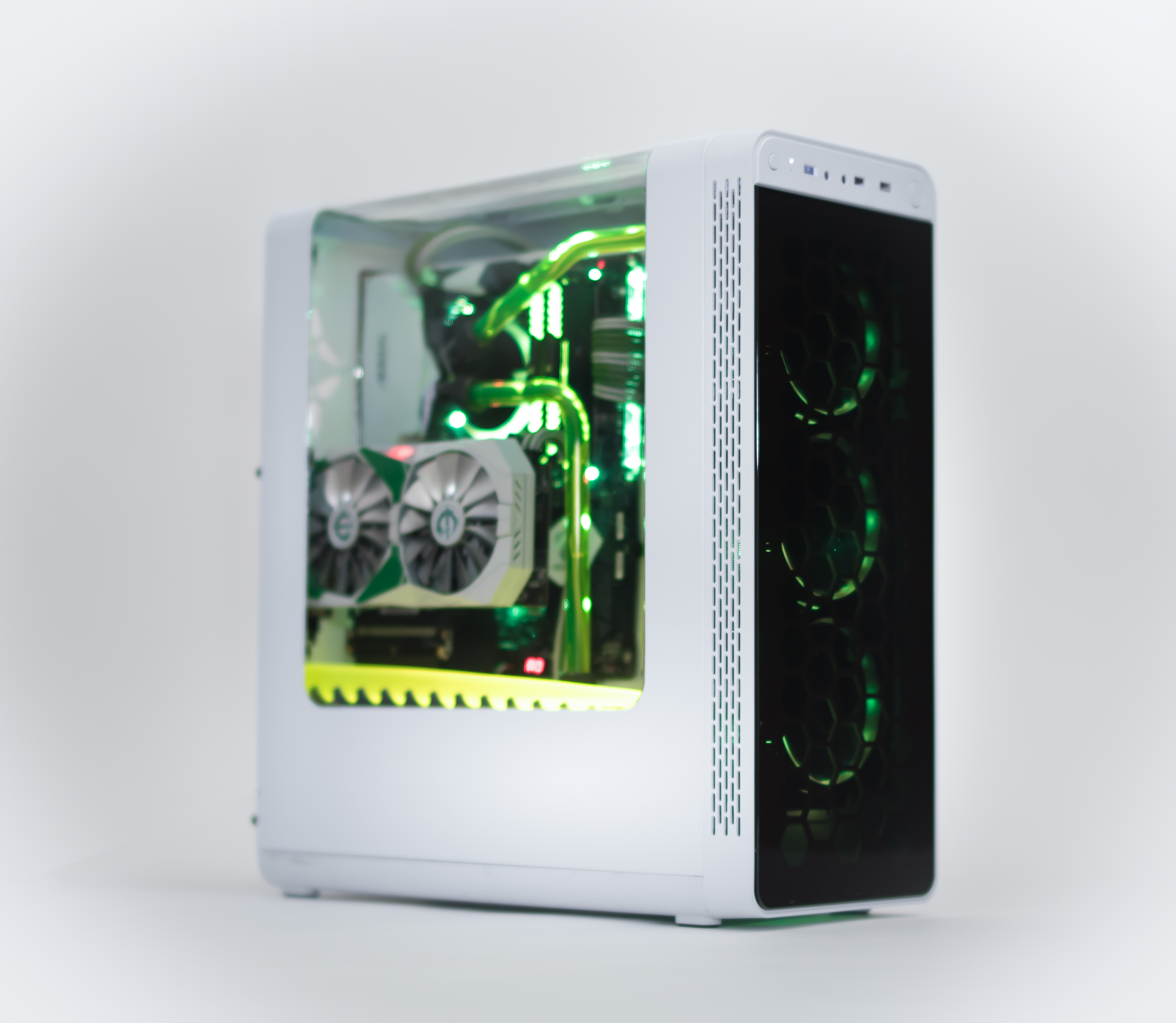 Competition: Win a Modded and Water-Cooled AMD Gaming PC! | bit-tech.net