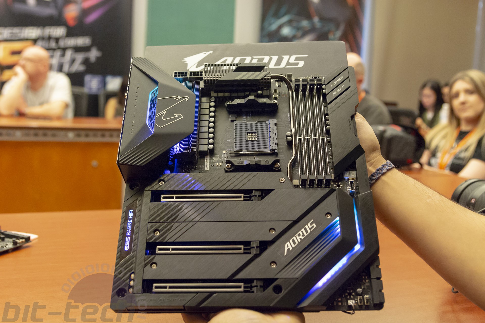 GIGABYTE X570 AORUS XTREME | www.jarussi.com.br