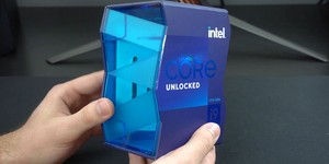 Intel Core i9-11900K Rocket Lake-S overclocked to 7,048MHz